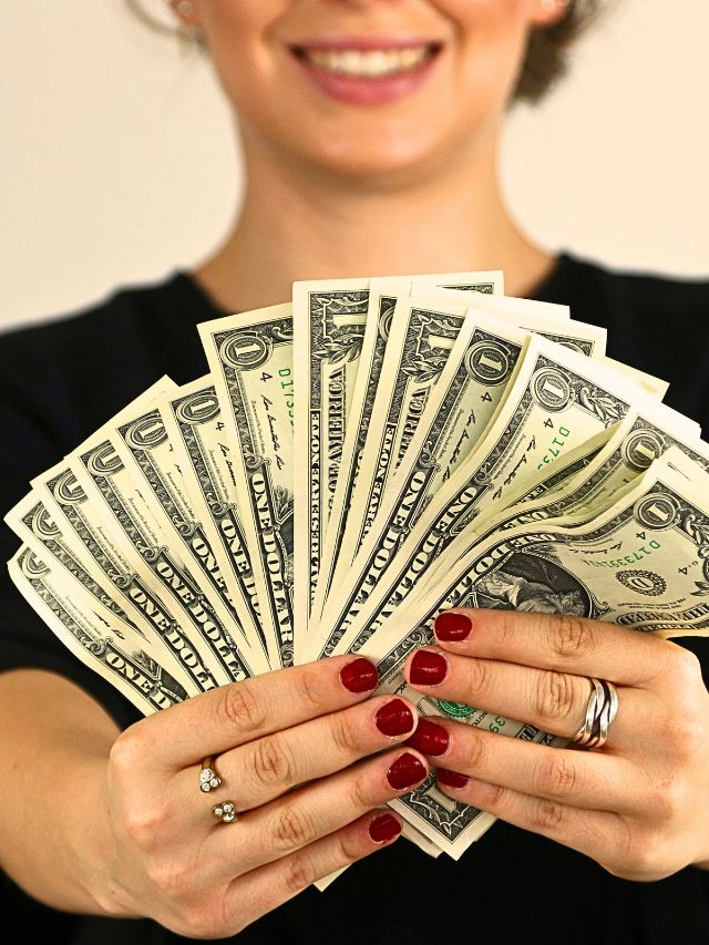 Earning from music online