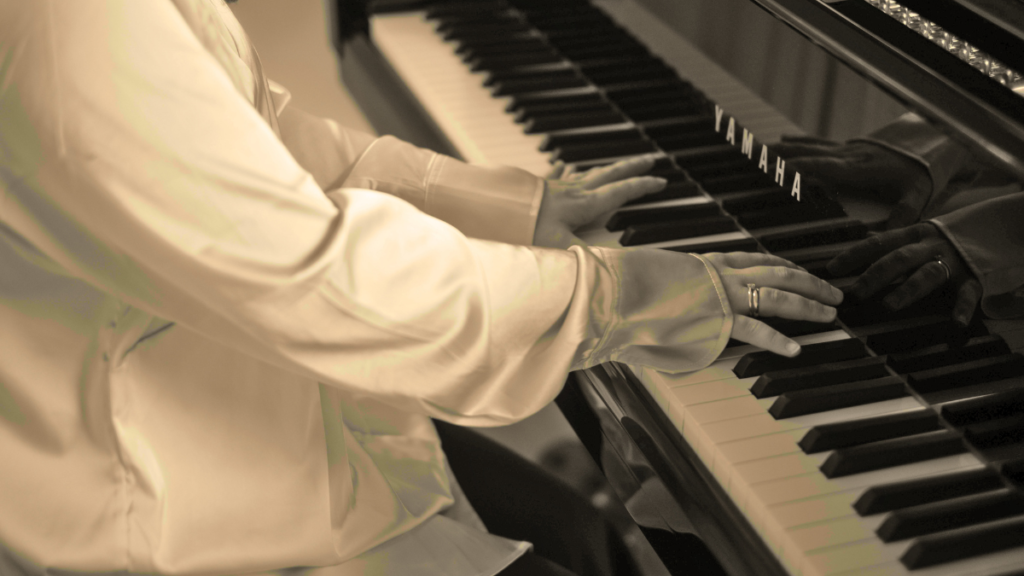 G Minor scale on piano